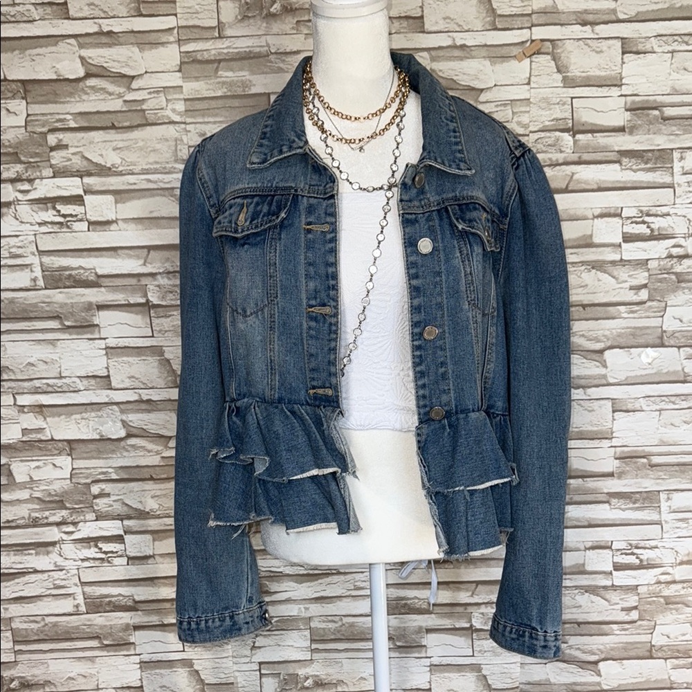 Boom Boom Jeans women’s Large ruffled denim jacket